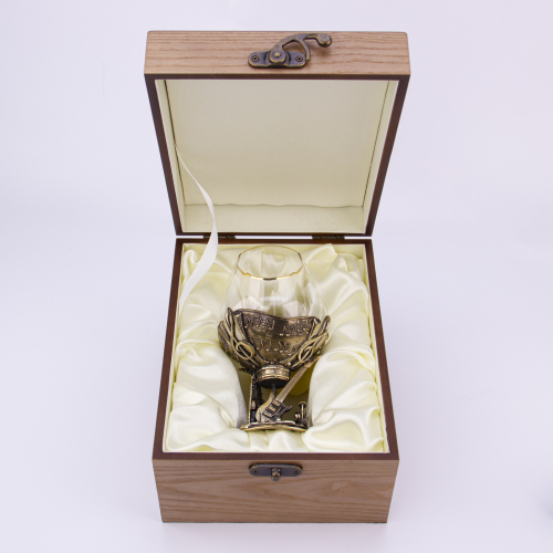 Бокал для бренди "Музыкальный" Богемия, Н=160 мм.,V=400 мл.,отделка "Оптика" (в деревянном футляре) Бокал для бренди "Музыкальный" Богемия, Н=160 мм.,V=400 мл.,отделка "Оптика" (в деревянном футляре)