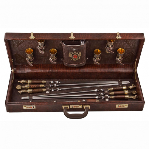 Набор для пикника №03 "Слава Русскому оружию"  в кейсе- (70х32х12 см.), 6 стопок "Слава Русскому оружию" ,6 шампуров,нож из дамасской стали, фляжка.