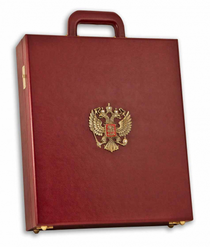 Подарочный набор "Слава Русскому Оружию" в кейсе, большой (35х41х10 см.)-6 стопок, шильд "Россия", кейс большой, нож из дамасской стали. фото 10 Подарочный набор "Слава Русскому Оружию" в кейсе, большой (35х41х10 см.)-6 стопок, шильд "Россия", кейс большой, нож из дамасской стали. фото 10